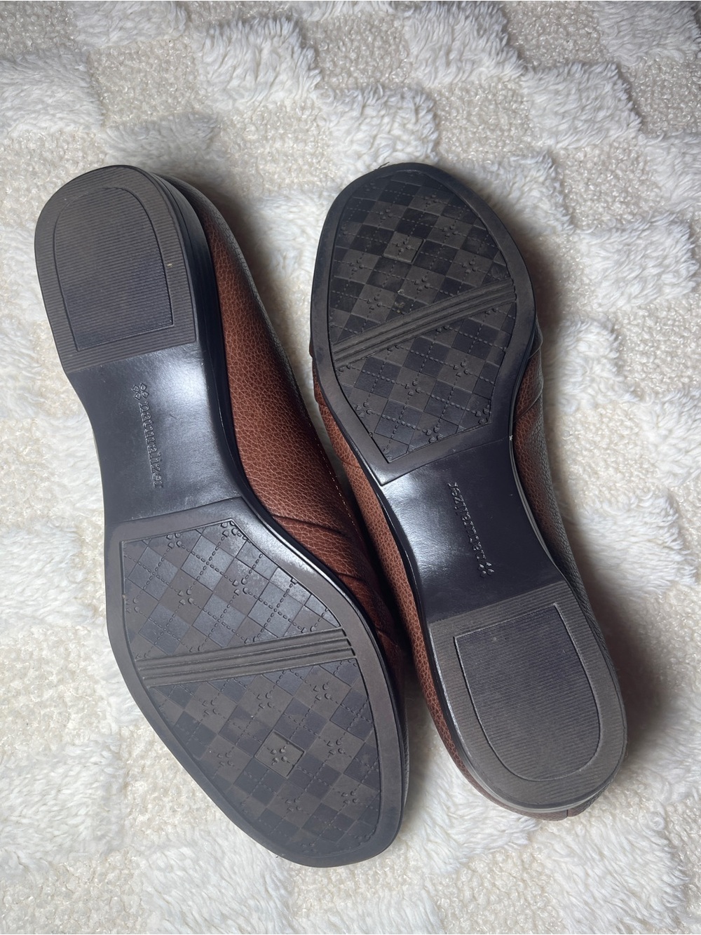 Naturalizer Brown Leather Slip-On Flats with Pleated V‑Detail - Picture 6 of 7